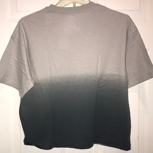 Uniqlo Katagami short sleeve graphic tee - Picture 6 of 6